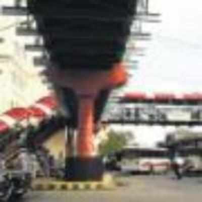 Sena opens incomplete Charni Road bridge