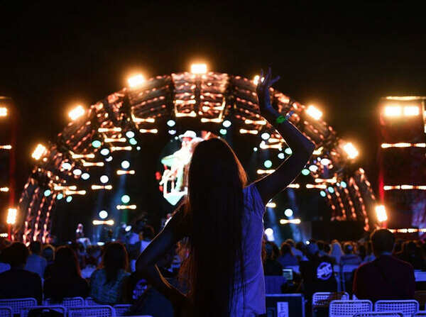 All that jazz in Crimea is by the nude beach. So put blinkers on and lend an ear