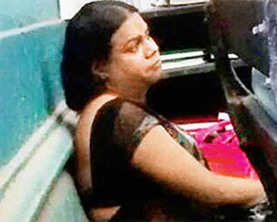Eunuch abuses family on train, spits on them, held
