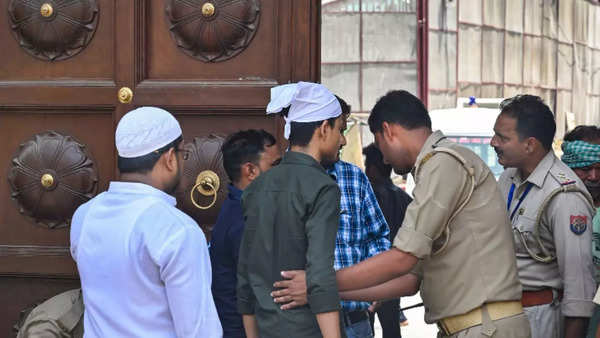 Gyanvapi survey live: 'Shivling' found, Varanasi court orders to seal premises