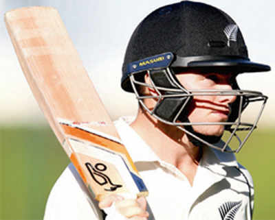 Latham ton gives New Zealand strong start in the 2nd Test against Pak