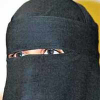 Teacher loses case for wearing veil in class