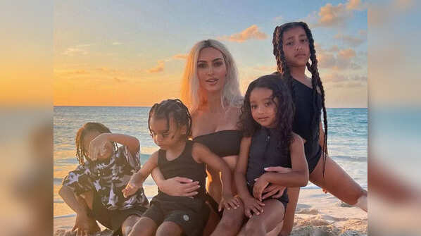 კიმ კარდაშიანი ძუძუთი კვების დროს ძუძუს თავების გამოყენების შესახებ