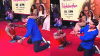 Akshay Kumar wins hearts as he dances with his specially-abled fan 