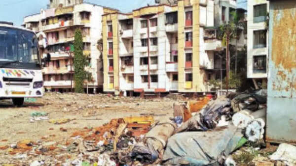 Pune: Bus depot in Kothrud turns into garbage dumpyard