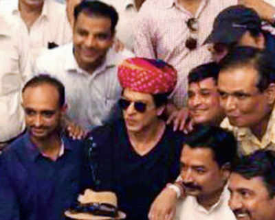 Shah Rukh Khan becomes honorary member of Jodhpur Tourist Guide Association