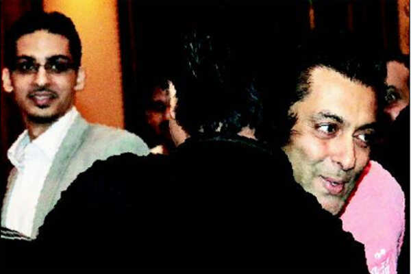 Big lessons from the Shah Rukh-Salman hug