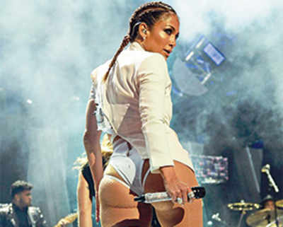 JLo gets sexy on stage