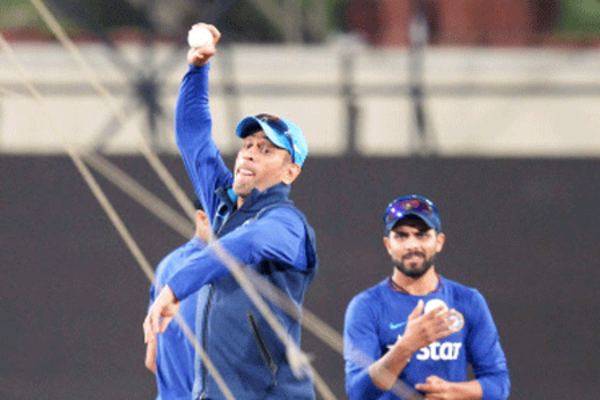 Can't ask me to retire for not hitting sixes: Dhoni