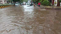 Mumbai: Incessant rains continue to lash the city, more downpours expected 