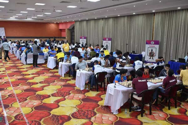 Nat’l Team Chess C’ship kicks off with clean sweeps