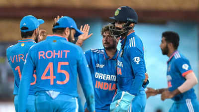 India vs Sri Lanka Live Score, Asia Cup 2023: Rain stops play in Colombo  with India 9 down - The Times of India