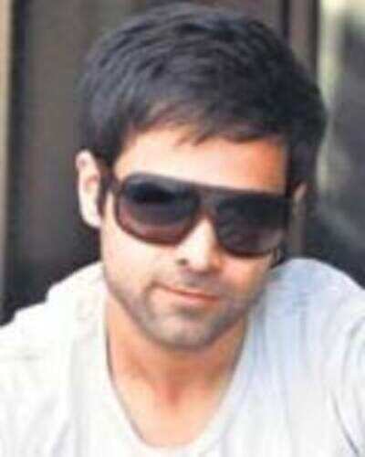 Hashmi will do as Bhatts say