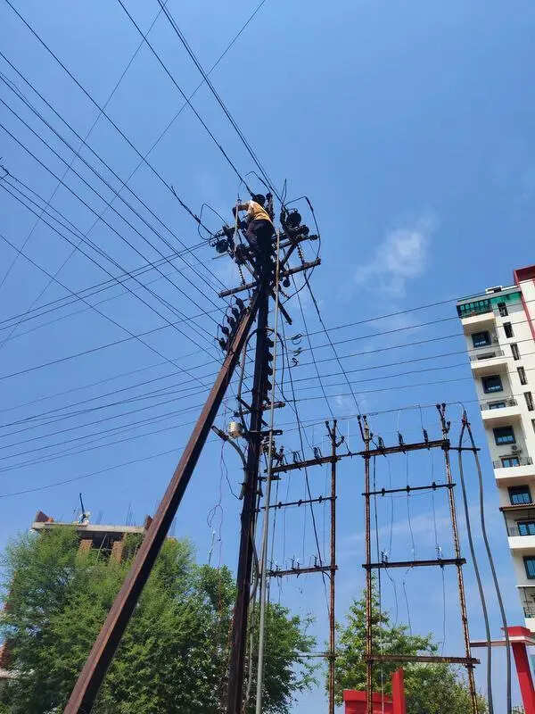 No let up in power outages even at 44.2 deg C, areas in South Nagpur feel the heat for 6 hours