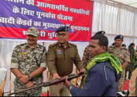 9 Maoists carrying 47 L reward lay down arms