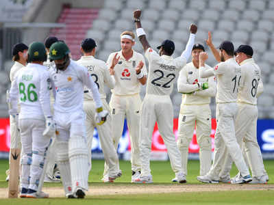 Late strikes lift England as Manchester Test comes alive