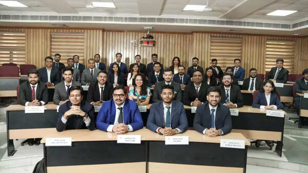 Chart new horizons and accelerate your career with IIM Lucknow’s IPMX programme