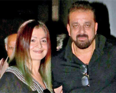 Sanjay Dutt and Pooja Bhatt return for Sadak 2; tentative release August 31, 2018