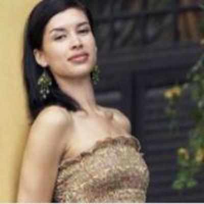 How to wear a strapless dress - Times of India