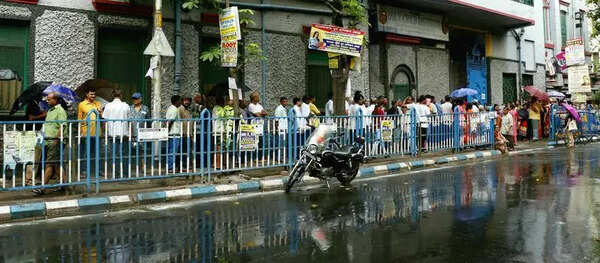 Driven by SIR fear, citizens brave rain, sun to reach booths