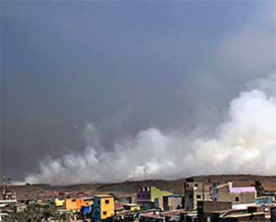 Smoke from Deonar fire blankets areas