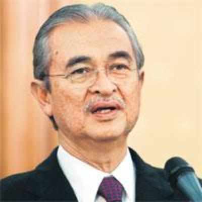 Malaysian Premier dissolves Parliament