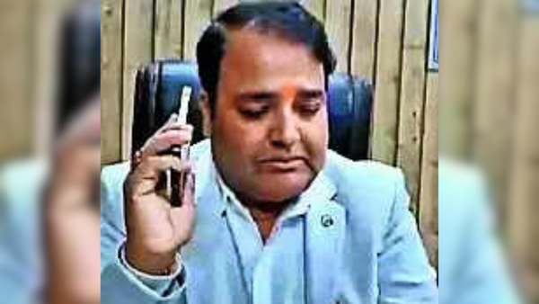 Ayodhya officer who quit to back PM Narendra Modi and CM Yogi Adityanath, returns to work