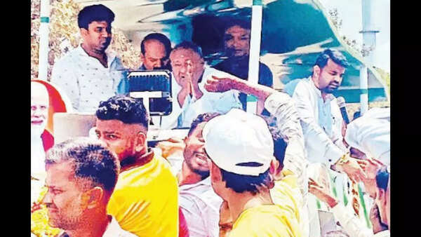 At 91, HD Deve Gowda persists with tireless canvassing