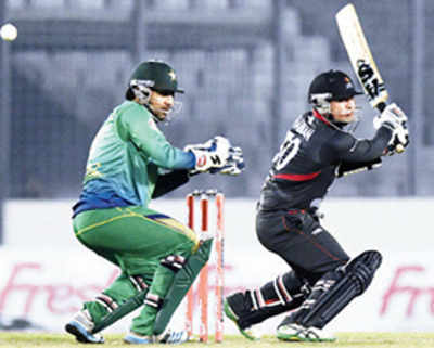 UAE recover to reach 129 against Pak