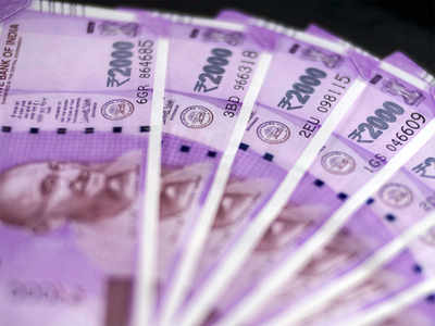 Rupee skids for 4th day; settles 6paise down at 69.04 vs USD