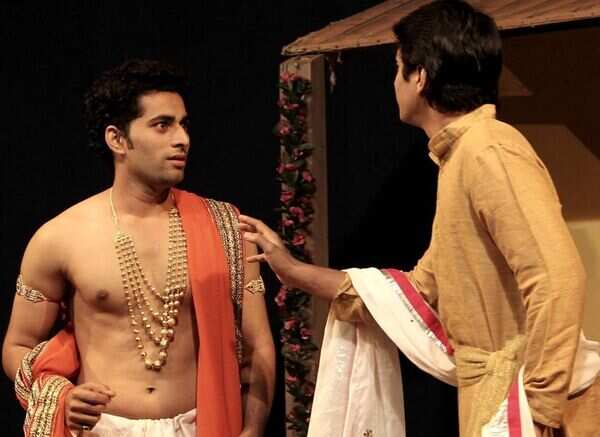 Dushyantpriya to emphasize on homosexuality
