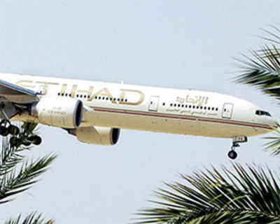 Etihad-Emirates near-miss: controllers left posts for breakfast