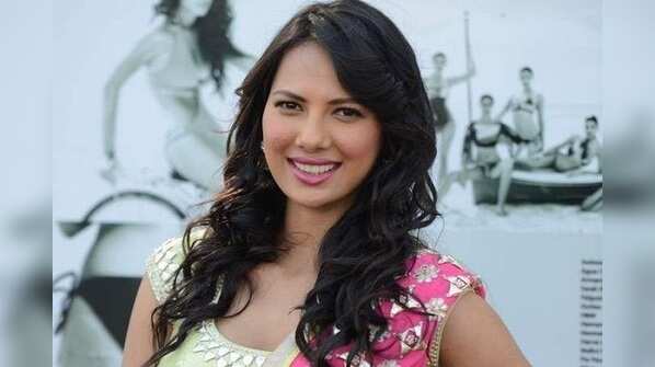 rochelle-maria-rao-in-bigg-boss-9-double-trouble