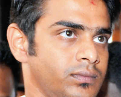 Karthik quizzed for hours after high drama over ‘VIP treatment’