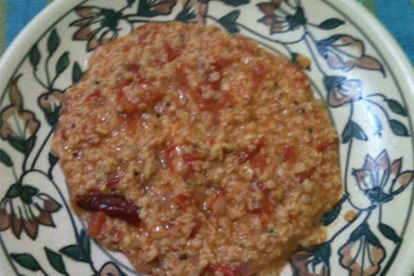 Recipe: Oats khichdi with tomato and garlic