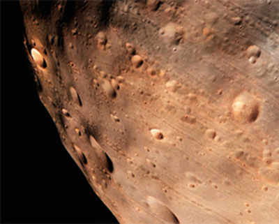 Mars’ moon Phobos is falling apart: NASA