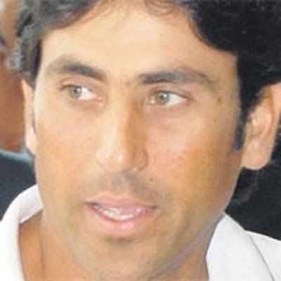 Younis appointed Pakistan skipper