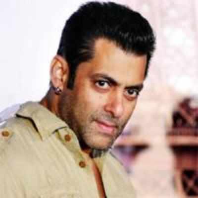 Sallu's driver thrashed by locals