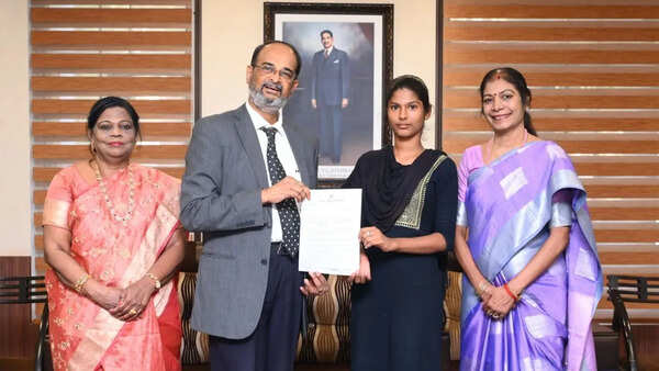 Working as domestic help, Chennai student scores 428 in Class 12, gets Ethiraj College with full scholarship