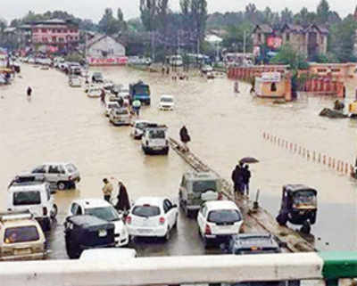 Floods unleash more misery, PM announces Rs 1,000 crore in aid