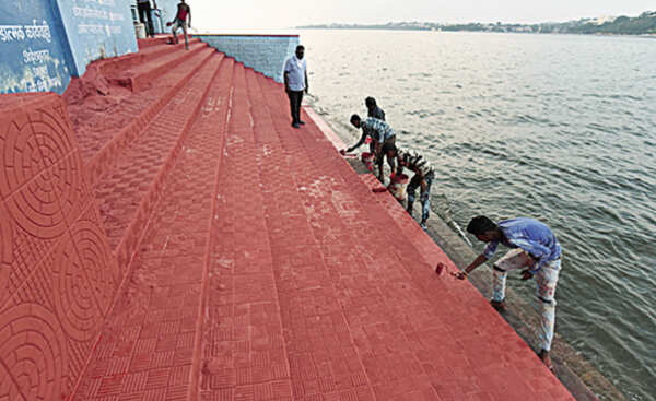 Bhopal: Chhath Puja begins with Covid-19 caution