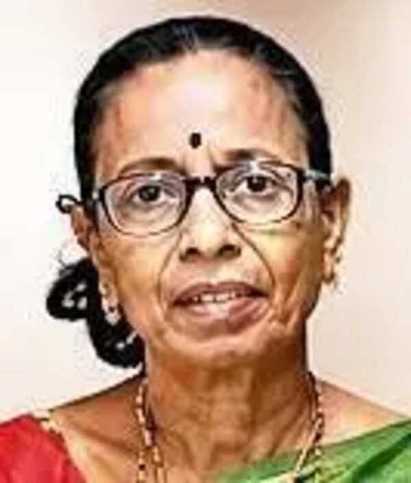‘Aaji’ goes back to school: 68-year-old Mumbai woman clears HSC