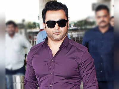 Actor Sachin Joshi detained, taken to Hyderabad