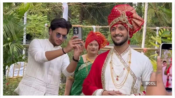 PICS: Shaka Laka Boom Boom actor Kinshuk Vaidya ties the knot with ...