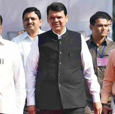Fadnavis’s New Year resolution: Get netas, babus to shed flab