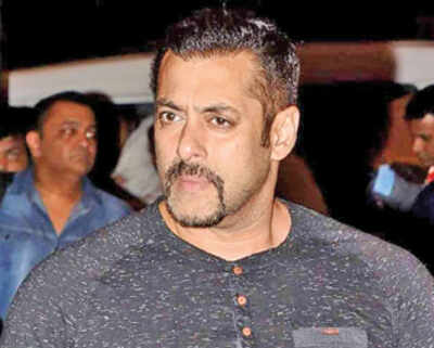 Salman Khan returns with 10 Ka Dum