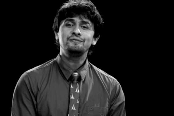 Sonu Nigam: Aircraft crew punished for spreading happiness
