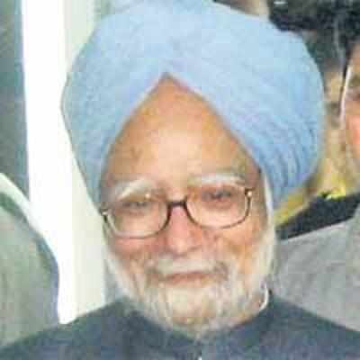 Manmohan rules out shift in foreign policy