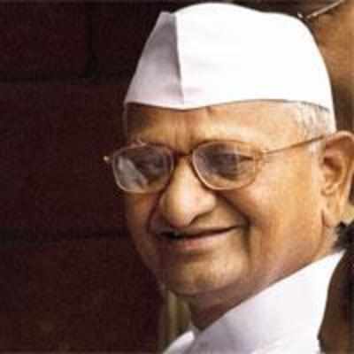 Anna Hazare softens stand on Lokpal Bill