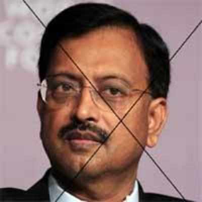 Satyam founder B R Raju suffers heart attack, rushed to hospital